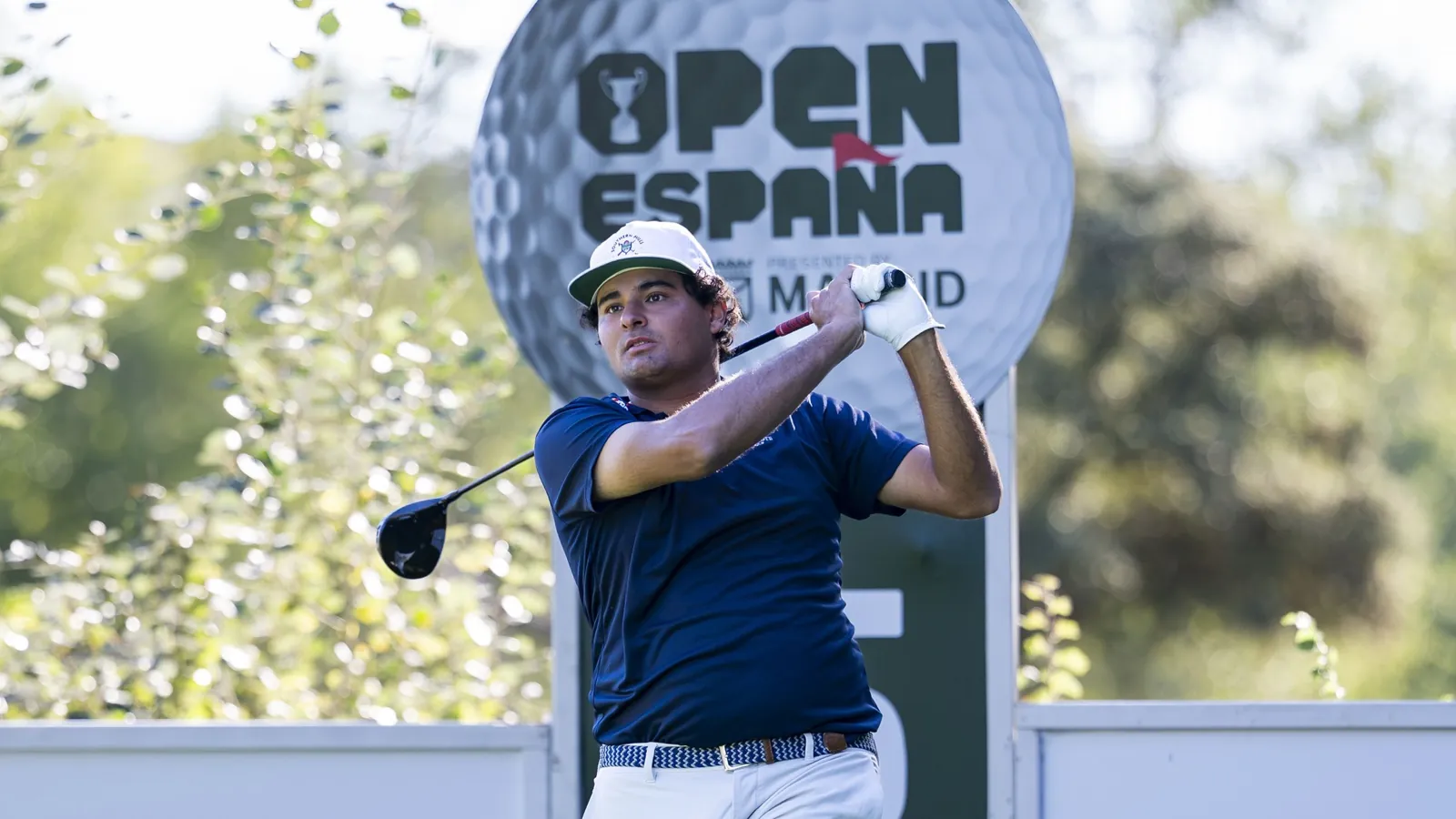 Chacarra lidera el Open de España con un dedo roto (y tú pidiendo carrito por una ampolla)